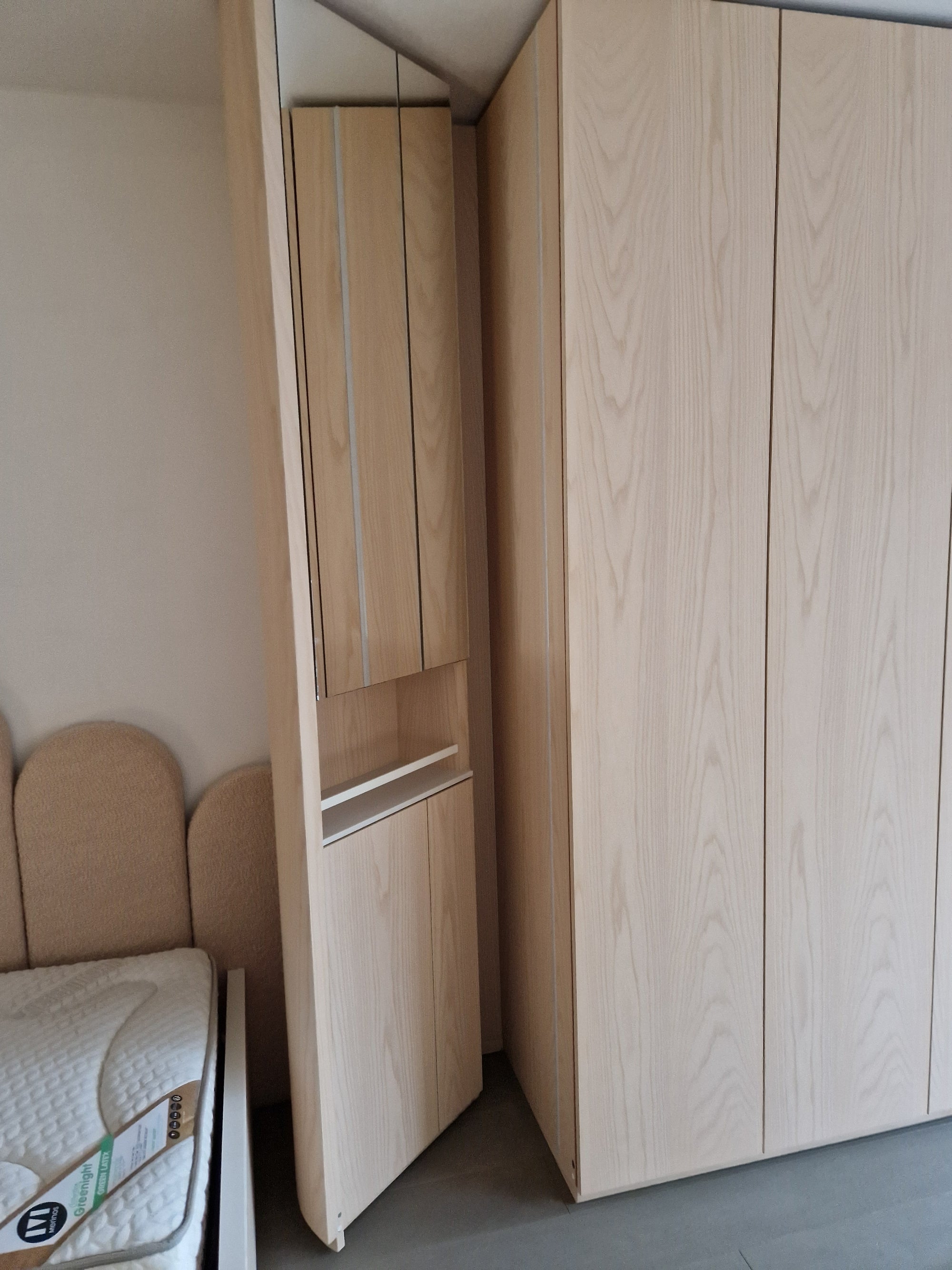 armoire en bois